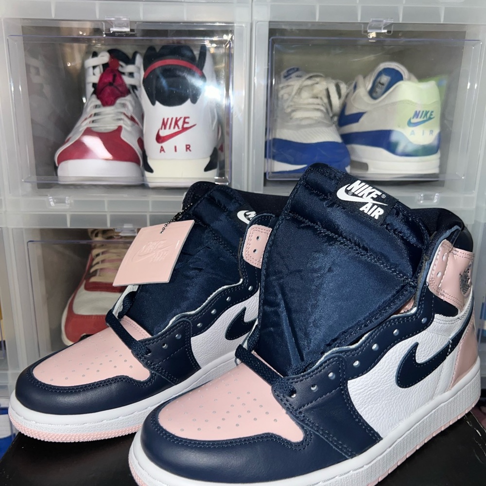 BNWOT Jordan retro high OG atmosphere women’s size 8
